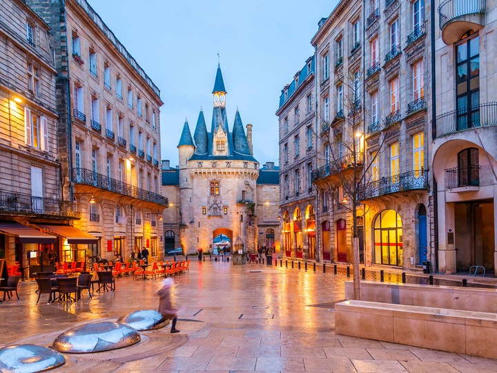 Bordeaux in a nutshell. The French capital of wine | Brate